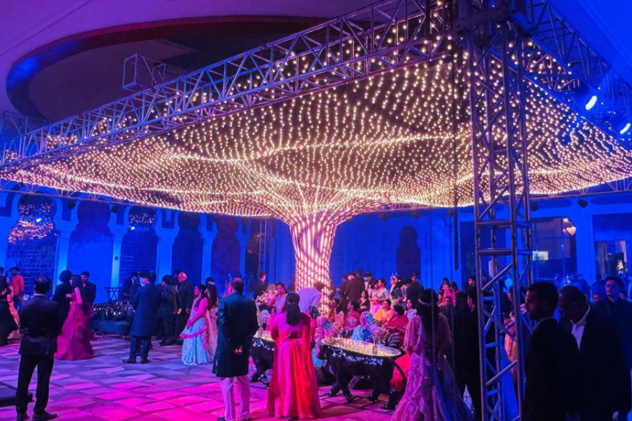 Top 25 Bollywood and International Songs for your Wedding party