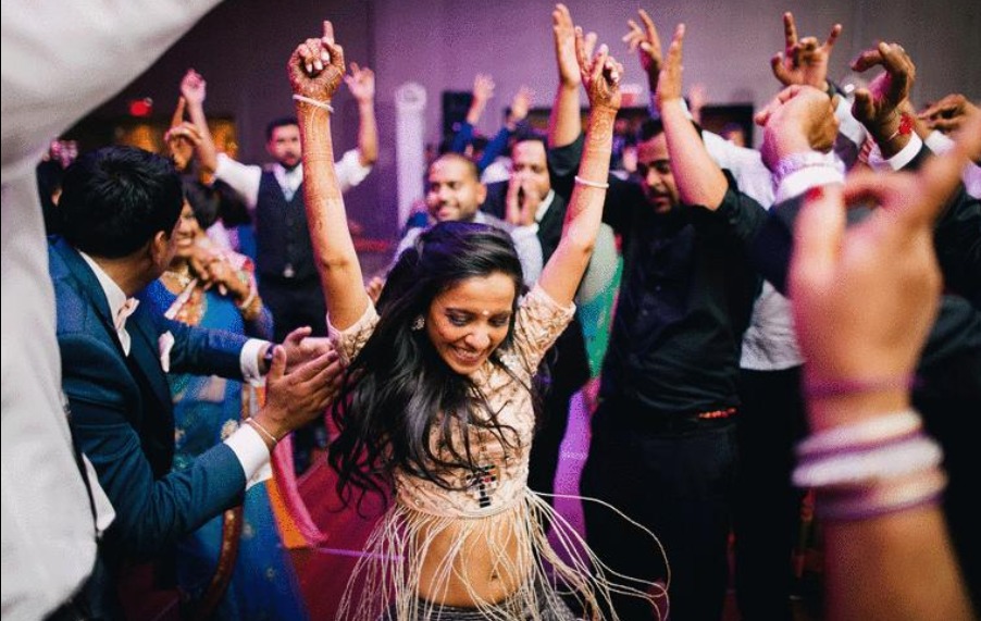 Why Y2K nostalgia is taking over wedding playlists today ? 